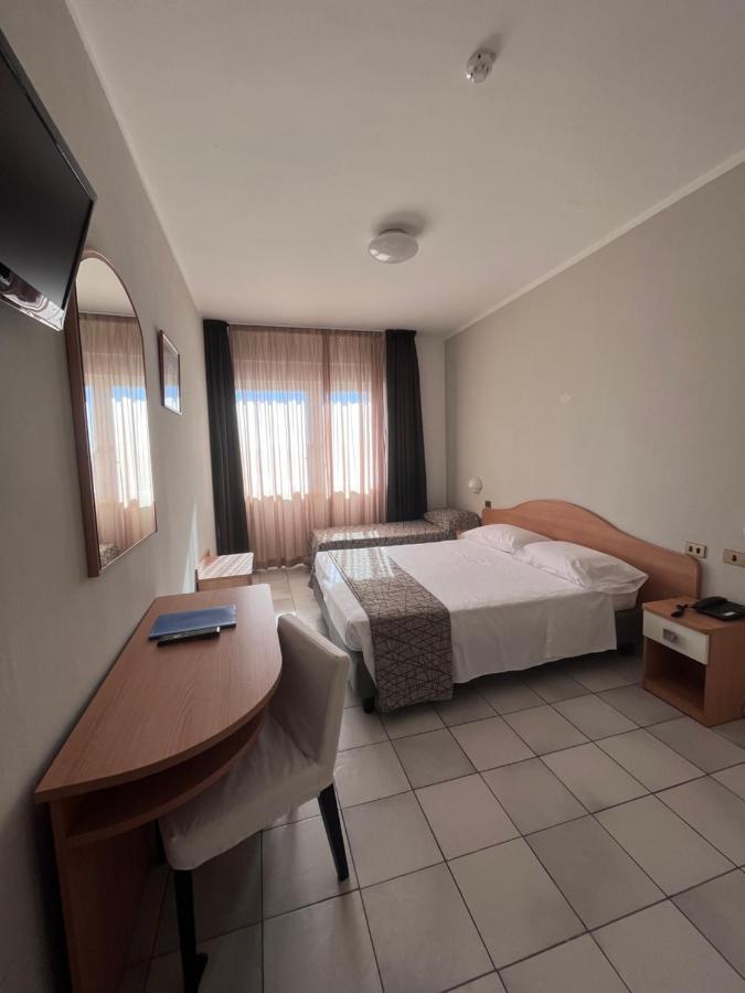 Hotel Letizia Follonica Exteriör bild
