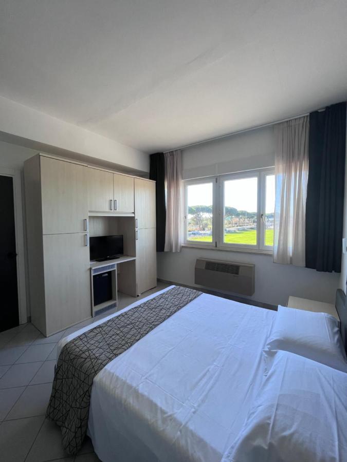 Hotel Letizia Follonica Exteriör bild
