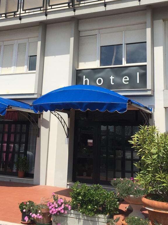 Hotel Letizia Follonica Exteriör bild