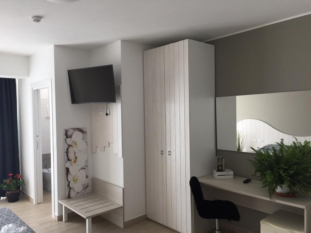 Hotel Letizia Follonica Exteriör bild